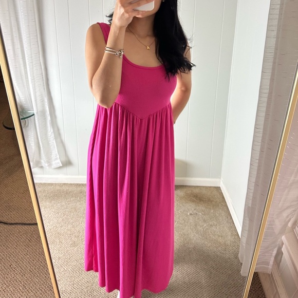 Vibrant Pink Sleeveless Maxi Dress - Picture 4 of 4